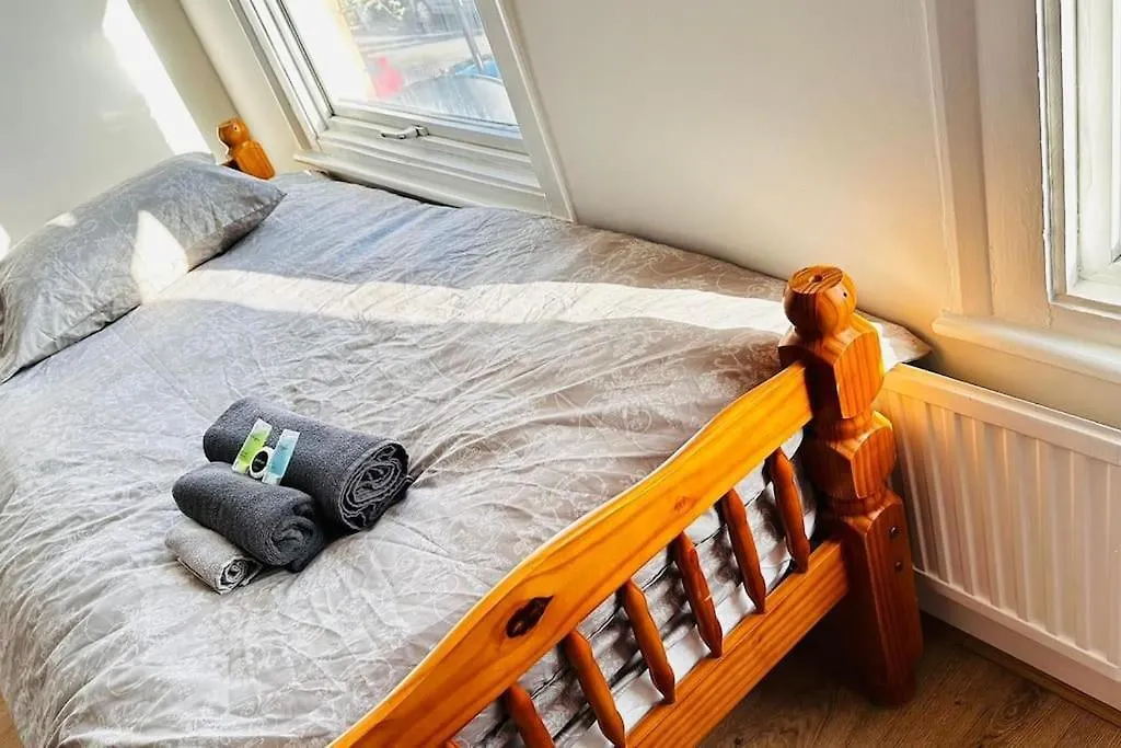 Apartment 3 Bed House East London Home